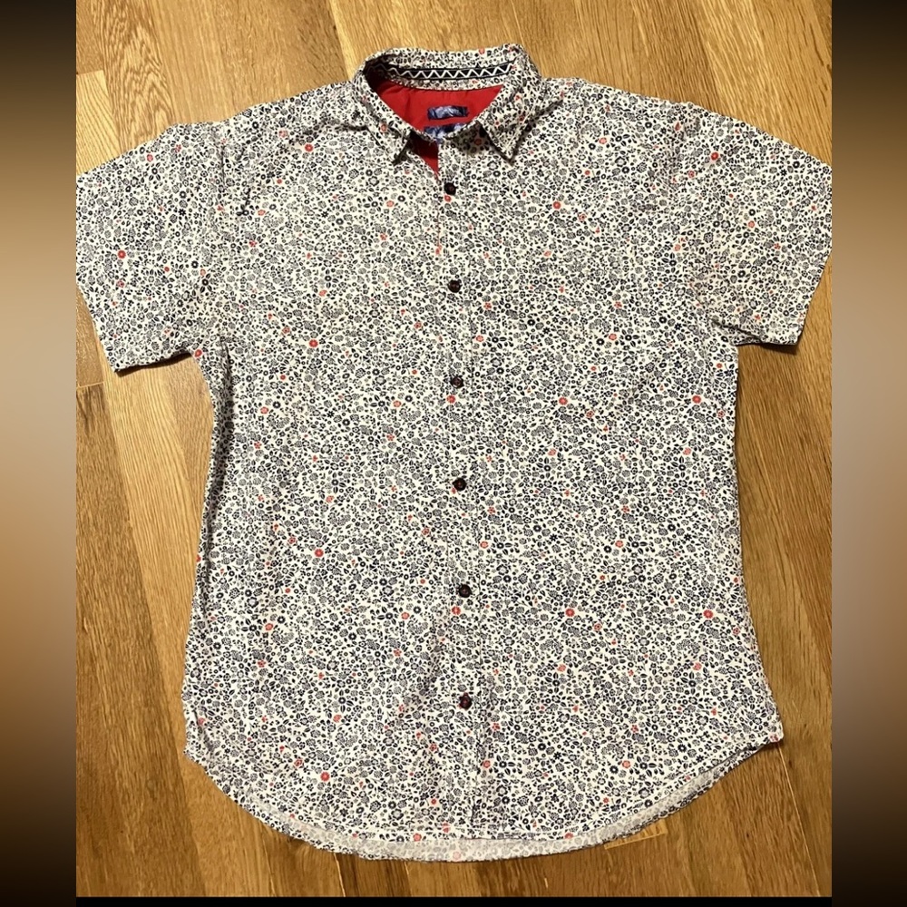 Geometrix floral button down shirt in very good condition, size Medium